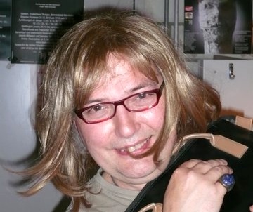 Sabine Thomas Götz als Kantonsrat Schnyders Schwester Sabine