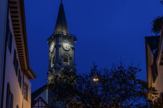 Beschwingt in die Nacht