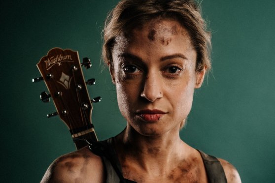 Lara Stoll ist Lara Stoll – Volume 5 – Die Rückkehr!