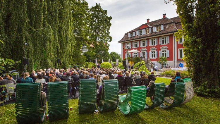 lauschig und persönlich – Zora Del Buono und Tabea Steiner