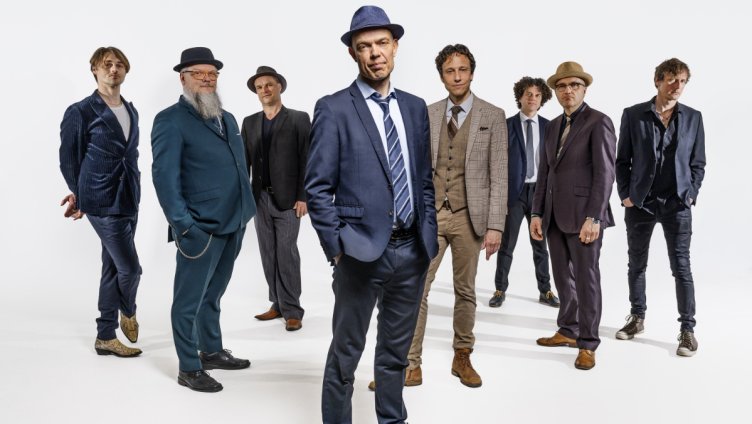 Thorbjørn Risager & The Black Tornado (DK)