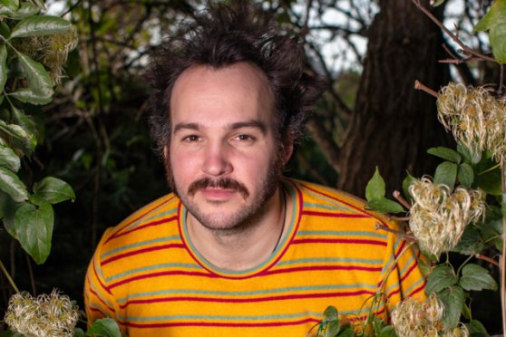 Valerio Moser - Tablett voll glitzernder Snapshots