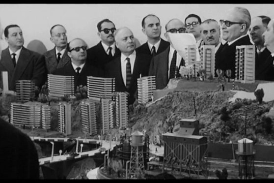 Le mani sulla città