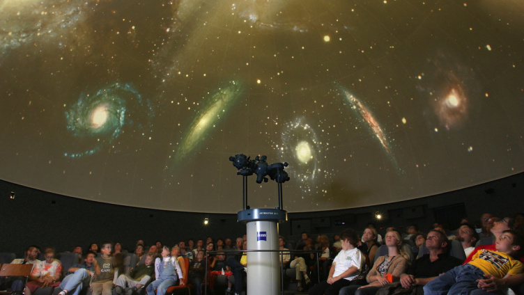 Live-Vorführung im Planetarium