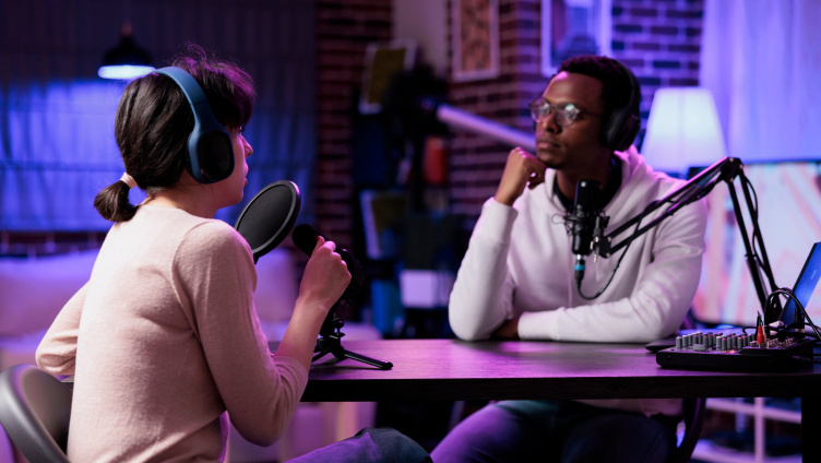 Produziere deinen eigenen Podcast