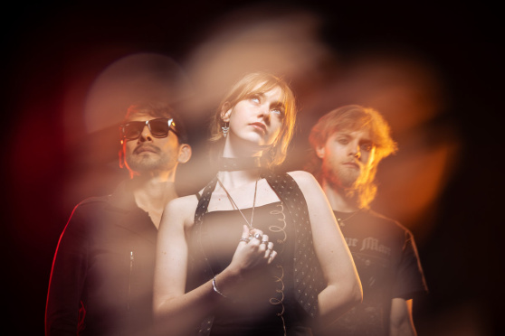 Melancholic Wave: Resplandor (PER/NL) + Grundeis (DE)