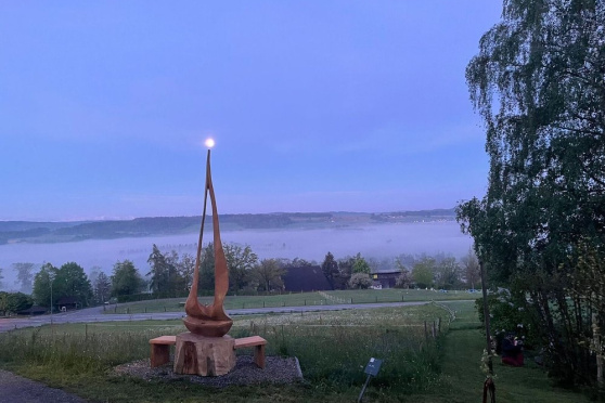 Abendwanderung durch  Kunst und Wein