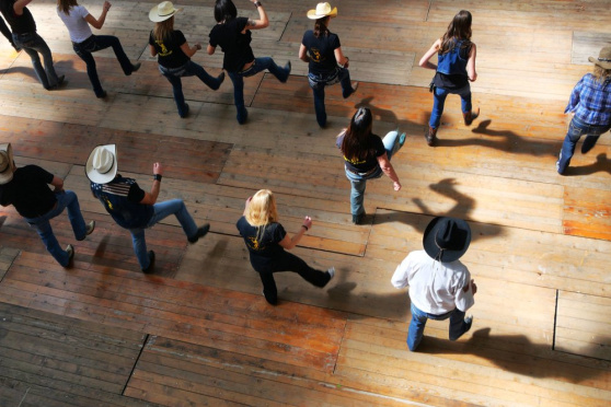Line-Dance-Schiff