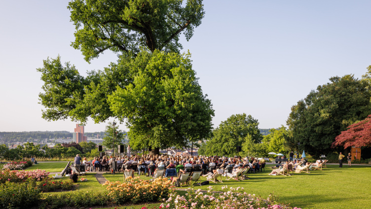 lauschig mit Nora Gomringer und Katja Früh