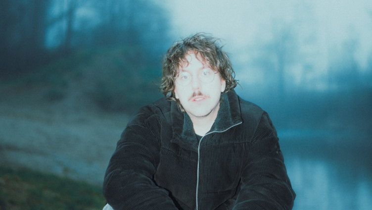 thinking about futures at midnight - Tobias Rüetschi