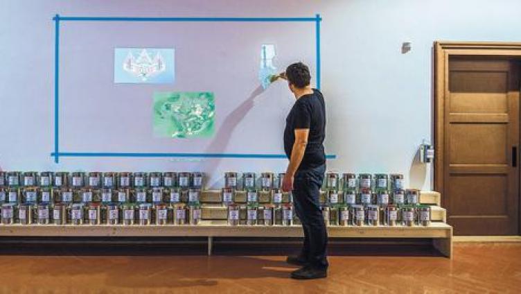 Erst selber malen, dann schauen