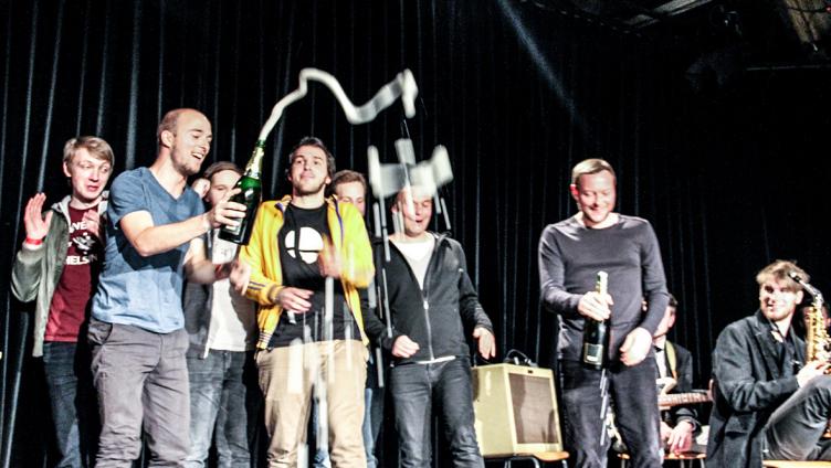 Slammen bis die Flaschen tanzen