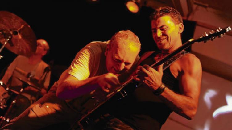 Chillen im Gras in der Abendsonne