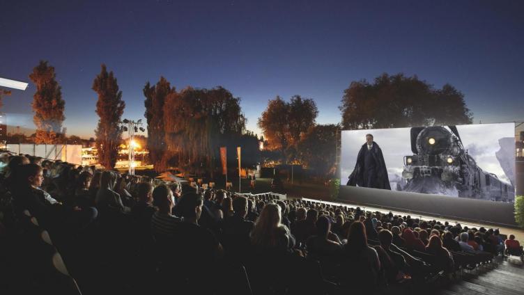 OPEN AIR KINO - Stars unter Sternen: Das sind die 6 schönsten Open-Air ...