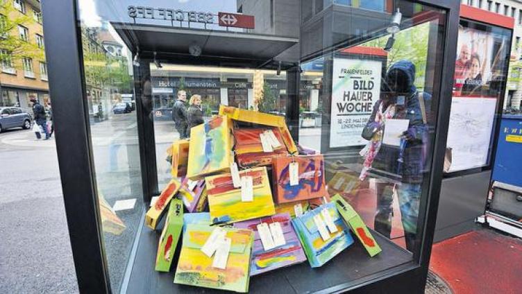 Mit dem Kunstkoffer auf die Reise