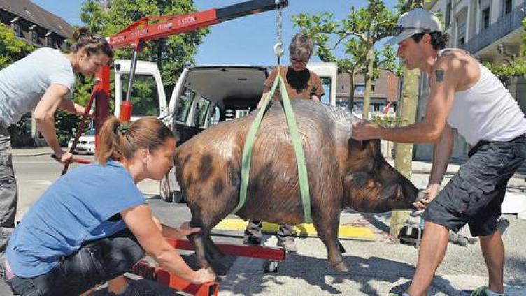 Die fünf Tiere am Bau